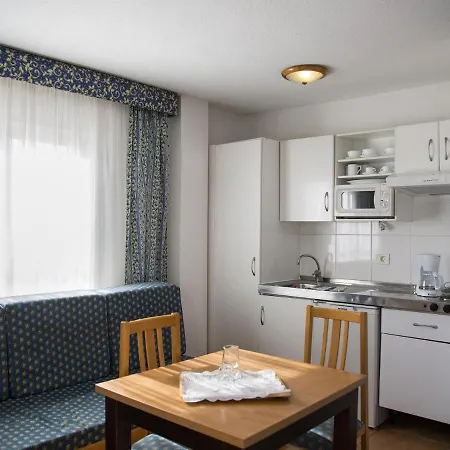 Spacious In Playa De Americas With Pool 別荘 *