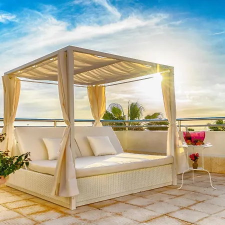 別荘 Spacious In Playa De Americas With Pool
