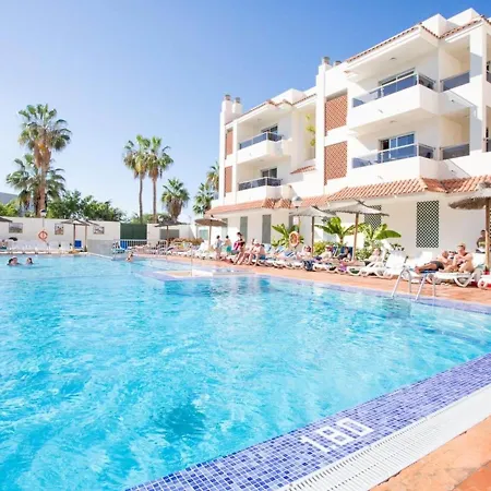 Spacious In Playa De Americas With Pool 別荘