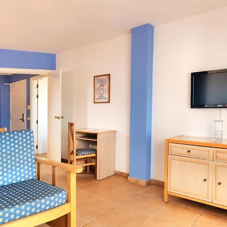 Spacious In Playa De Americas With Pool 別荘 *